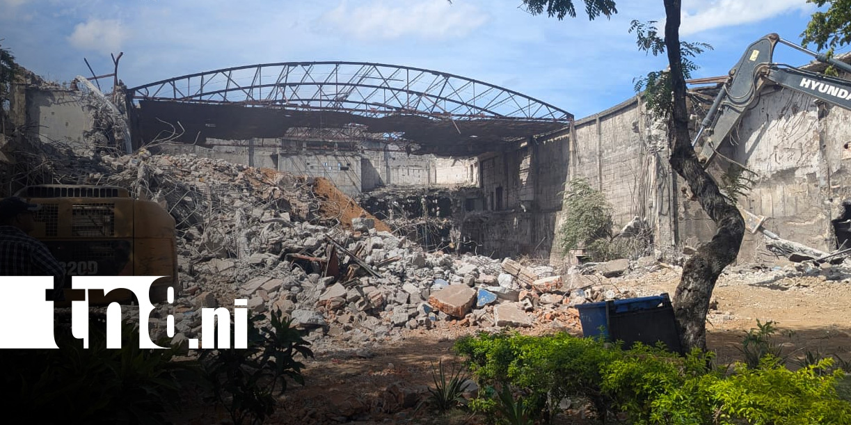 Foto: Demolición del Cine González, en Managua / TN8
