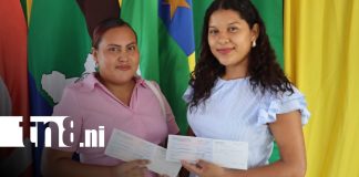 Foto: Entrega de becas en URACCAN Bilwi / TN8