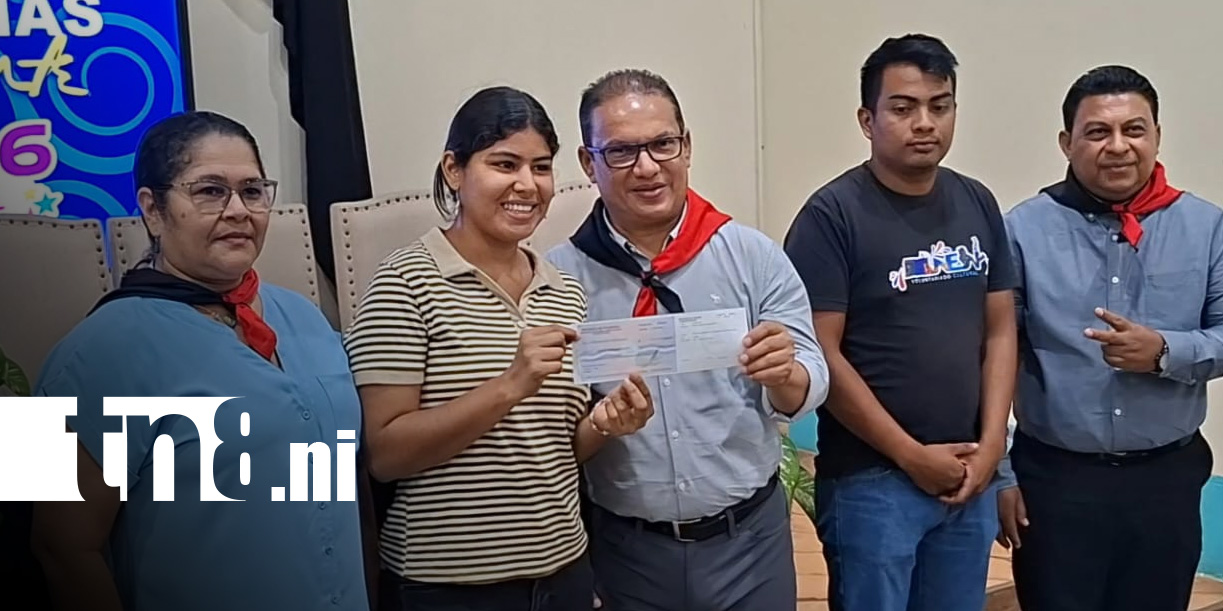 Foto: Becas para universitarios en León / TN8