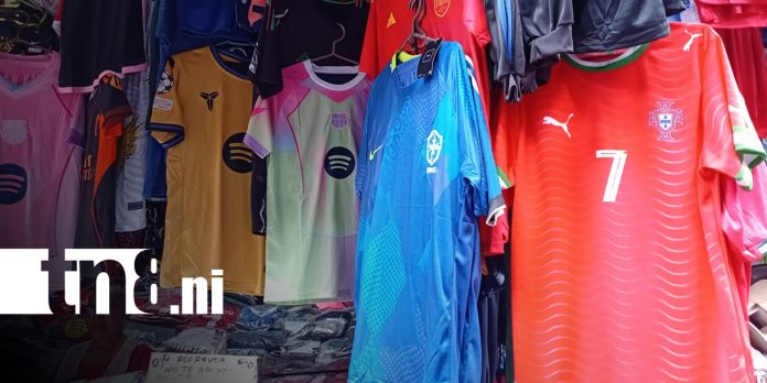 Foto: Venta de camisetas del Mundial de Fútbol en mercados de Nicaragua / TN8