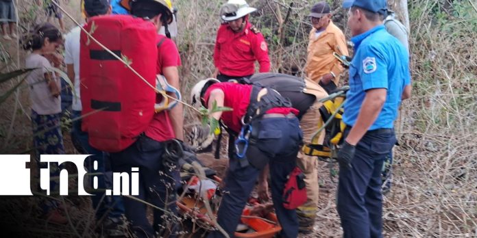 Foto: Rescatan a sujeto que cayó a una cantera en Carazo / TN8 Foto: Rescatan a sujeto que cayó a una cantera en Carazo / TN8