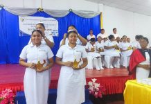 Escuela de Enfermería en Bilwi realiza emotiva imposición de cofias y placas Foto: Bilwi celebra imposición de cofias a estudiantes de Enfermería /TN8