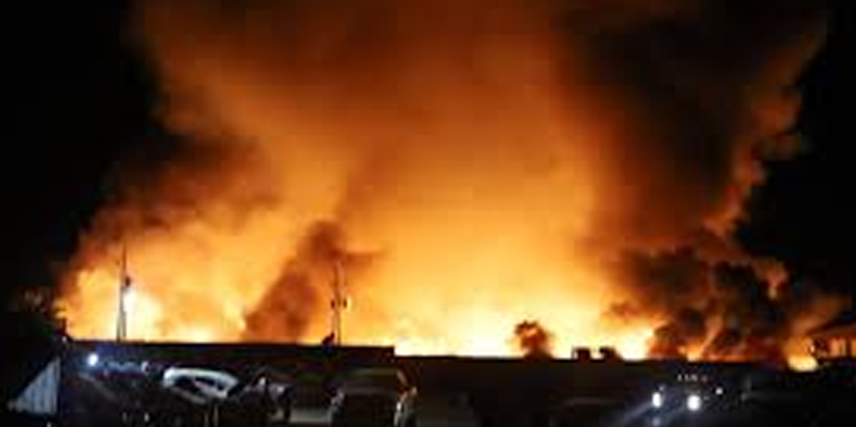Foto: Voraz incendio consume una fábrica avícola en México /Cortesía
