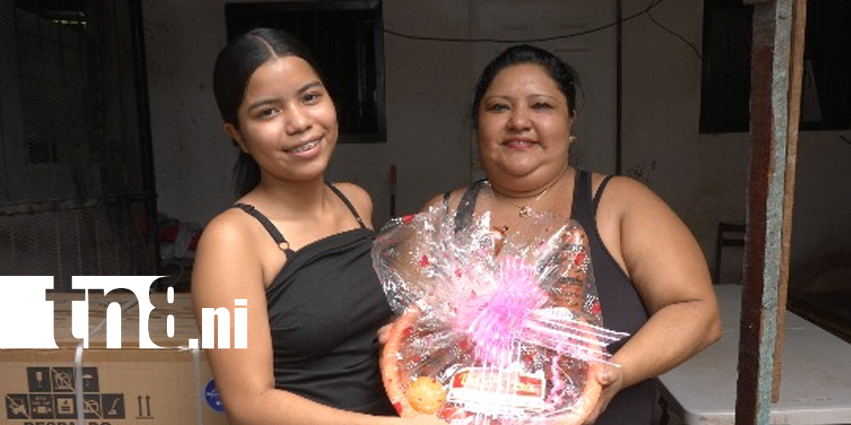 Foto: De hermana a mamá, la historia de amor en el barrio San Judas /TN8