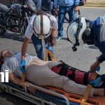 Foto: Mujer resulta lesionada tras derrape de motocicleta en carretera Nueva a León / TN8