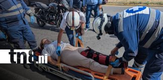 Foto: Mujer resulta lesionada tras derrape de motocicleta en carretera Nueva a León / TN8