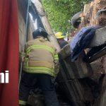 ¡De milagro! Familia queda atrapada tras colapso de muro en Managua Foto: ¡De milagro! Familia queda atrapada tras colapso de muro en Managua/TN8