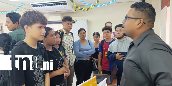 Foto: Educación y cultura rinden homenaje a los Héroes de Batahola /TN8