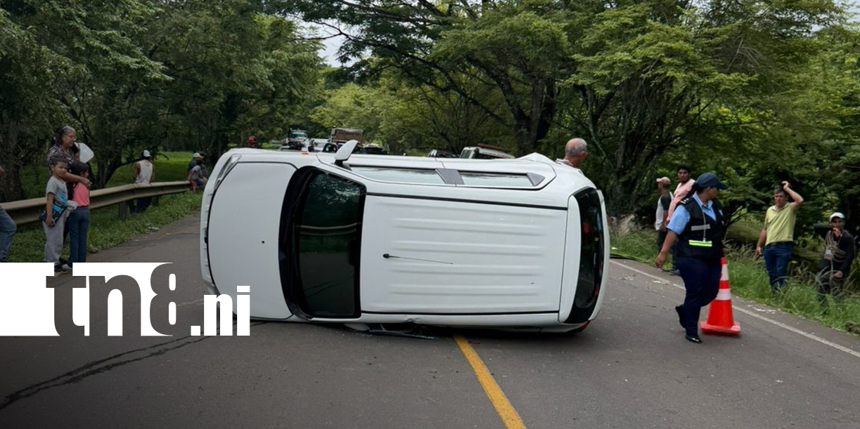 Foto: Accidente involucra microbús y deja varios semovientes sin vida en Chontales / Cortesía
