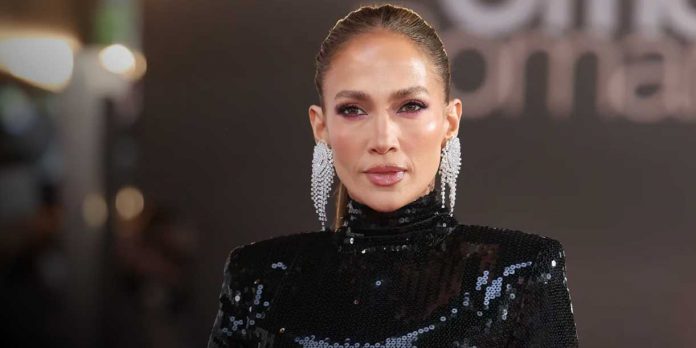 Foto:Jennifer López revela que perdió la vista tras trabajar 98 días sin descanso/Cortesía Foto:Jennifer López revela que perdió la vista tras trabajar 98 días sin descanso/Cortesía