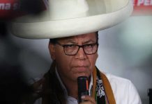 Perú se movilizan en defensa del voto del candidato Roberto Sánchez Foto: Peruanos se movilizan en defensa del voto del candidato Roberto Sánchez / Cortesía