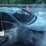 Vehículo se incendia en Carretera Sur y Biblia permanece intacta entre los restos Foto: Vehículo se incendia en Carretera Sur y Biblia permanece intacta entre los restos/TN8