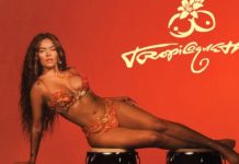Karol G celebra un año de “Tropicoqueta” con una espectacular sesión en bikini Foto: Karol G celebra un año de “Tropicoqueta”/Cortesía