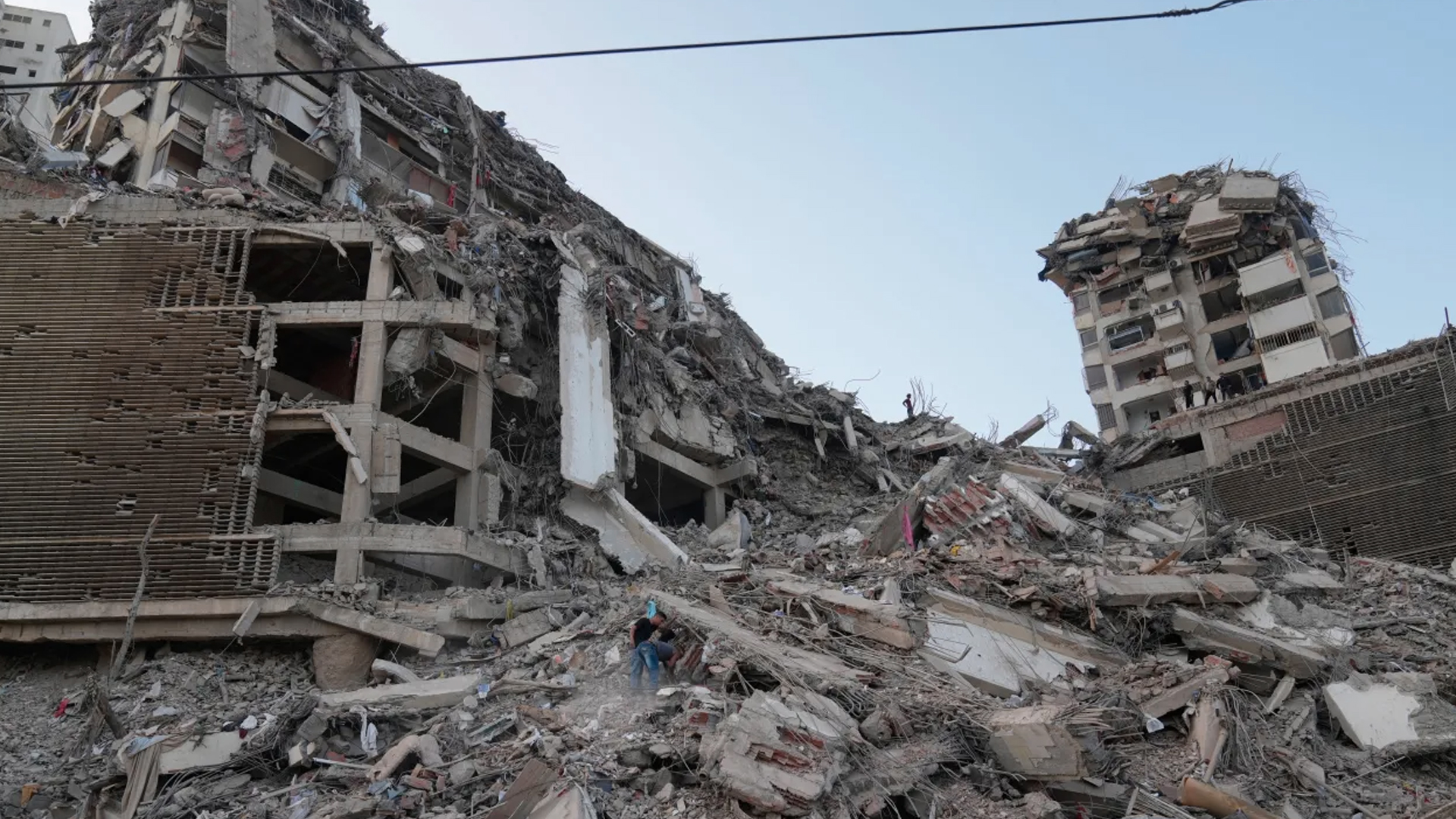 Foto: Bebé y madre sobreviven tras terremotos en La Guaira/Cortesía