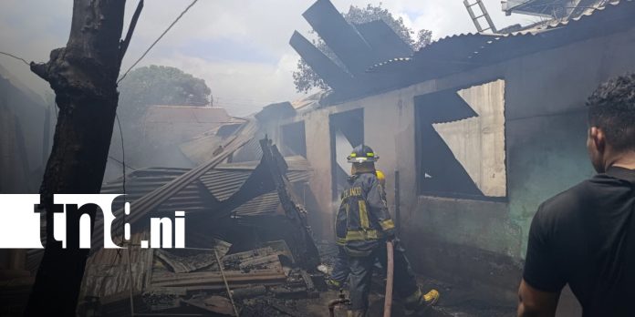 Foto: Incendio en Monseñor Lezcano deja viviendas afectadas en Managua/TN8
