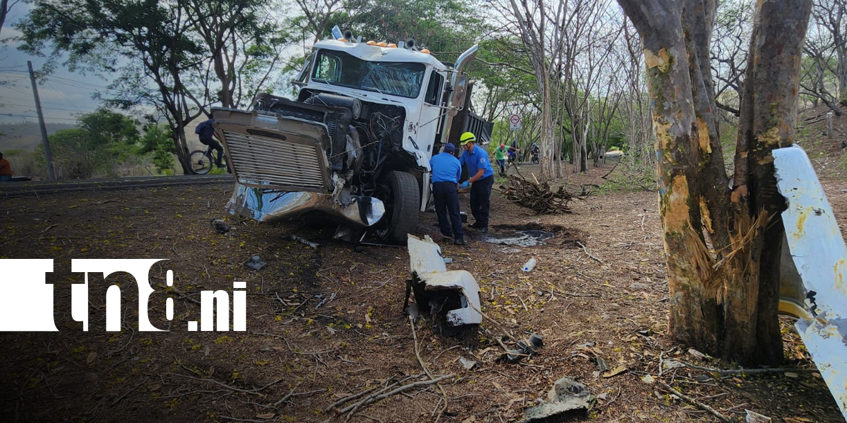 Foto: Accidente: camión choca contra árbol en Yalagüina/TN8