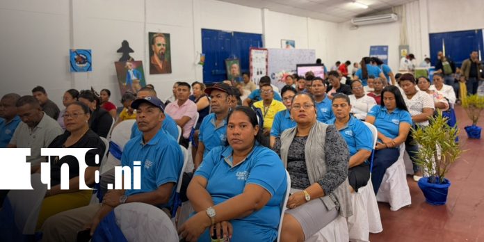 Foto: Educación: reconocen labor de docentes en Bilwi/TN8