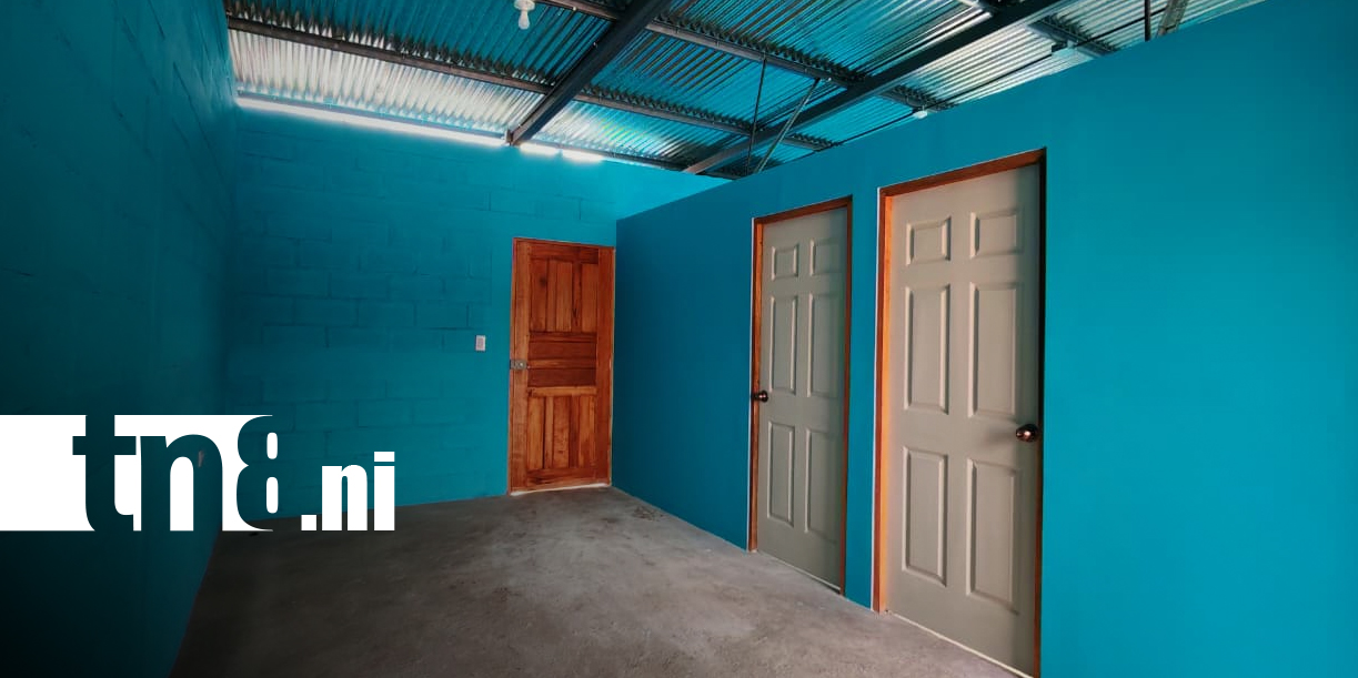 Foto: Familia en Rivas recibe vivienda/TN8