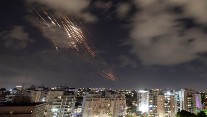 Foto:Irán responde a Israel con un ataque con misiles tras bombardeos en Beirut/Cortesía
