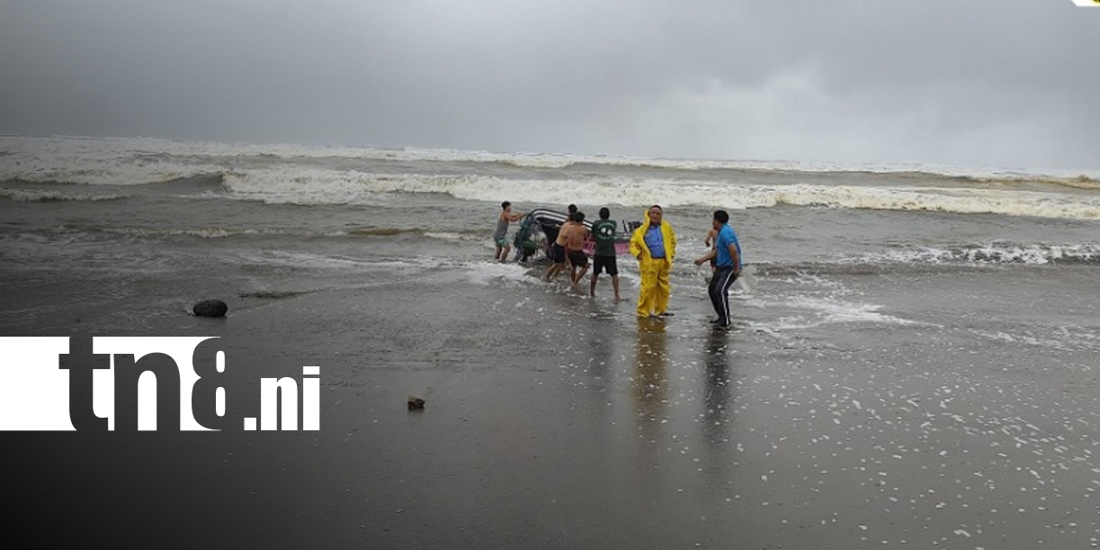 Foto: Rescate de pescadores en naufragio en Masachapa/TN8