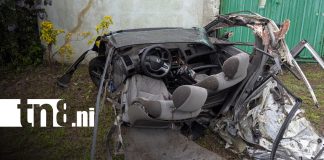 Foto: Accidente en Carretera Sur deja vehículo partido en dos/TN8