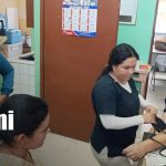Mi Hospital en Mi Comunidad llega al barrio El Riguero Foto: Feria de salud beneficia a pacientes crónicos en El Riguero/TN8