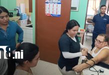 Mi Hospital en Mi Comunidad llega al barrio El Riguero Foto: Feria de salud beneficia a pacientes crónicos en El Riguero/TN8