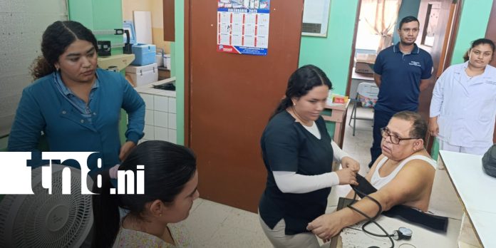 2 Foto: Feria de salud beneficia a pacientes crónicos en El Riguero/TN8
