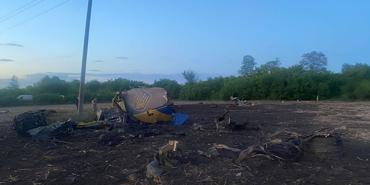 FOTO: Cae Su-24 en Ucrania: dos pilotos mueren/Cortesía