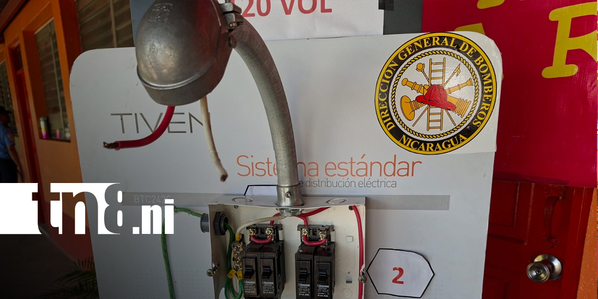 Foto:Bomberos Unidos refuerzan prevención de incendios en hogares/TN8