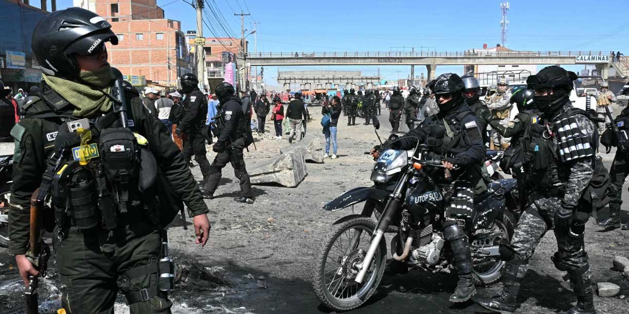 Foto: Bolivia inicia operativo militar y policial para recuperar vías bloqueadas / Cortesía