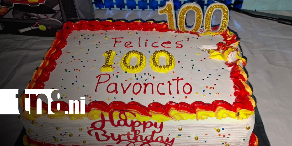 Foto: Don Luis Emilio Pavón celebra 100 años rodeado de su familia en Granada/TN8
