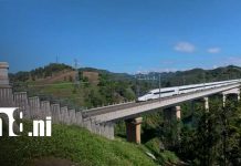 Viajar a más de 300 kilómetros por hora sorprende a visitantes en China Foto:Periodistas de América Latina viven la experiencia del tren bala en China/Tn8
