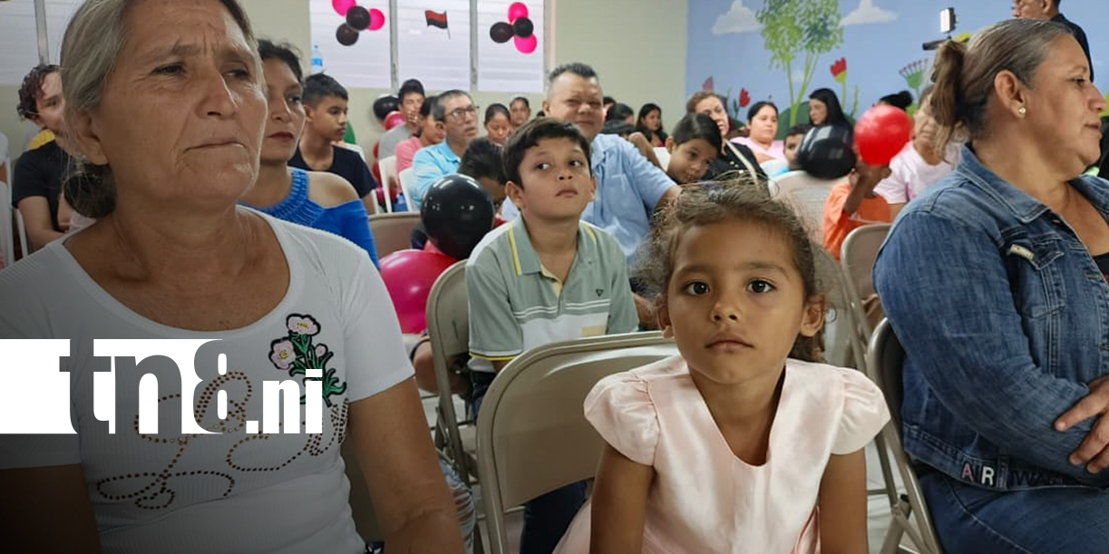 Foto: Prótesis auditiva cambia la vida de Valeria en su cumpleaños/TN8