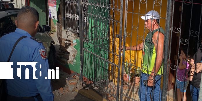 Foto: Accidente en Juigalpa deja daños en dos viviendas/TN8