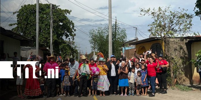 FOTO:Managua transforma el barrio Walter Ferreti con cinco cuadras nuevas de asfalto/tn8