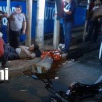 Motociclista resulta fracturado tras fuerte accidente en cruce de Managua Foto: Accidente en Managua deja motociclista fracturado/TN8