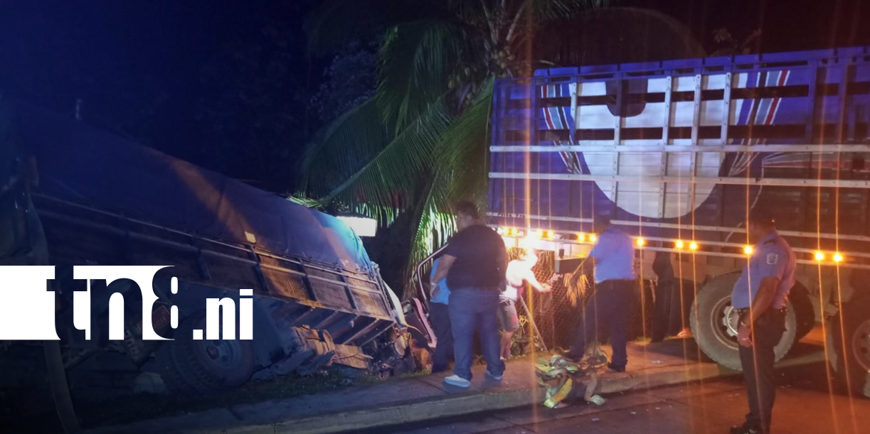 Foto: Chofer se duerme y vuelca camión en Matiguás/TN8