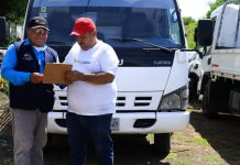 Foto: ¡Los agarraron en la movida! Tarjeta roja para los que botan basura en Managua/Cortesía