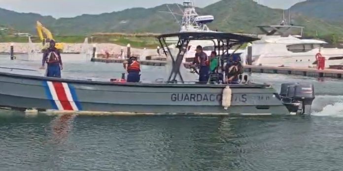 Foto: Rescatan a pescador tras ocho días a la deriva en Costa Rica /Cortesía Foto: Rescatan a pescador tras ocho días a la deriva en Costa Rica /Cortesía
