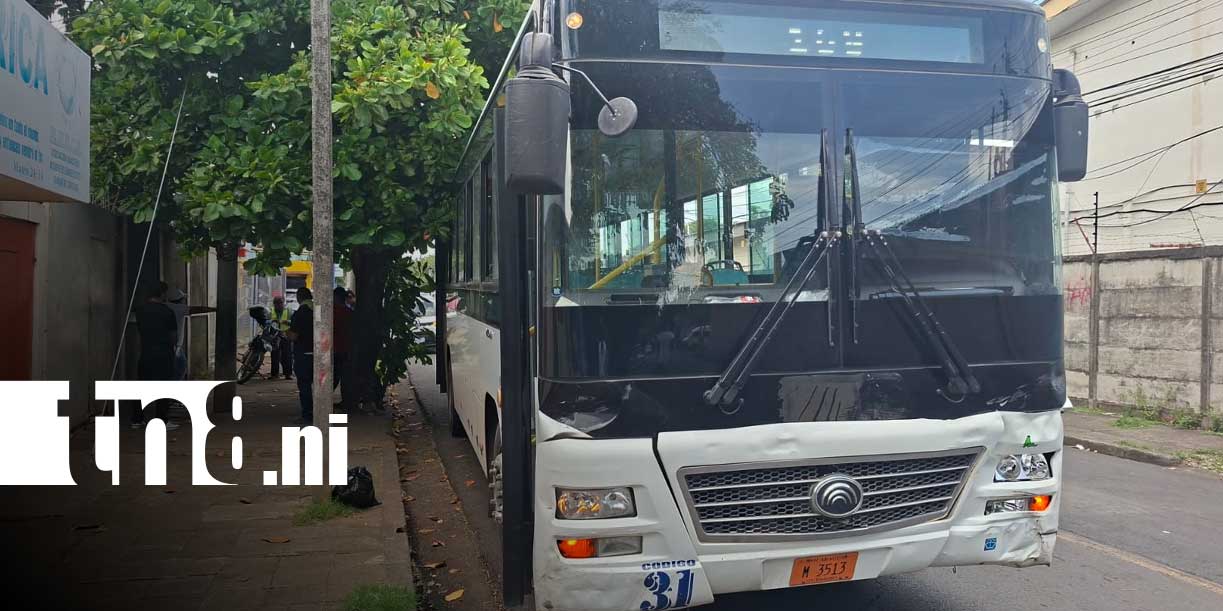 Foto: Conductor resulta lesionado tras colisión con bus de la ruta 168 en Managua / TN8