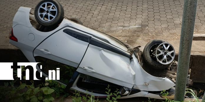 Foto:Aparatoso accidente en Ciudad Sandino deja vehículo destruido/TN8