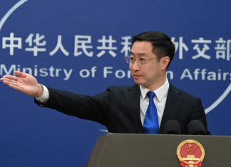 China pide garantizar libre tránsito en el estrecho de Ormuz