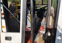 Ataque con dron contra autobús de pasajeros deja ocho muertos FOTO: Ocho fallecidos y 11 heridos tras impacto de dron sobre autobús de pasajeros/CORTESÍA