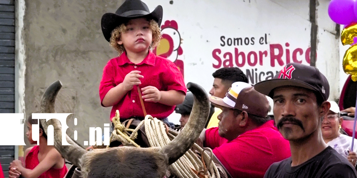 Foto: Emoción y cultura marcaron el desfile de carrozas en Nandaime /TN8