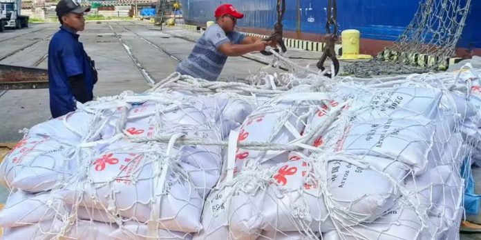 Foto: China entrega nuevo cargamento de arroz a Cuba /Cortesía