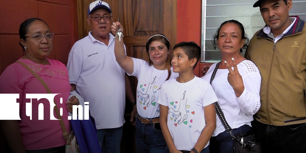 Foto: Emoción en Nandaime: entregan viviendas a dos familias/TN8