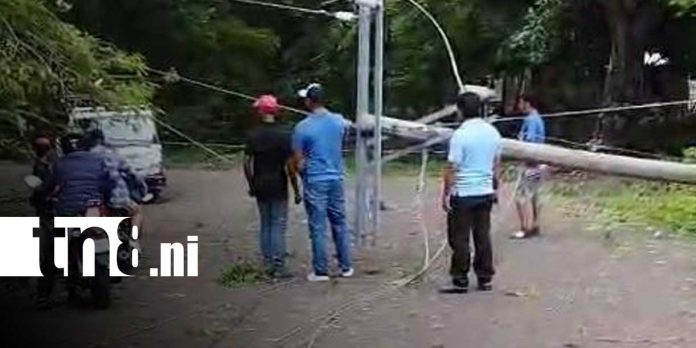 Foto:Fuertes vientos causan daños eléctricos y bloquean vías en Ometepe/TN8 Foto:Fuertes vientos causan daños eléctricos y bloquean vías en Ometepe/TN8