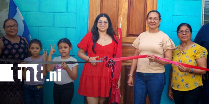 Foto:Gobierno entrega viviendas dignas a dos familias del barrio San Ramón en Rivas/TN8 Foto:Gobierno entrega viviendas dignas a dos familias del barrio San Ramón en Rivas/TN8
