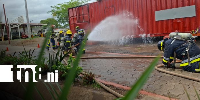 Foto: Capacitación con bomberos de Managua / TN8